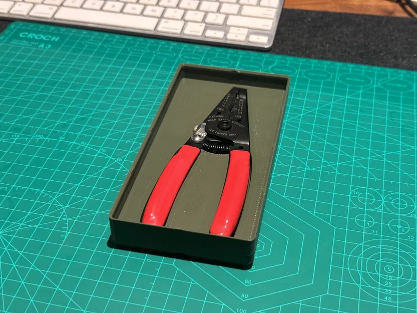 Giá đỡ Kìm Cắt Dây Gridfinity 4x2 (Cao 3U) có thể xếp chồng - Image 1