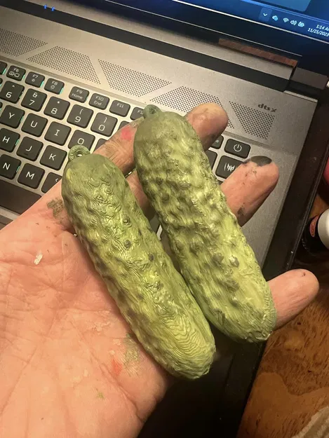 Dưa Chuột Muối Đơn Giản Có Vòng Treo Dùng Làm Đồ Trang Trí Hoặc Trang Sức, Hoặc Đơn Giản Là... Dưa Chuột Muối. Dưa Chuột Giáng Sinh - Image 1