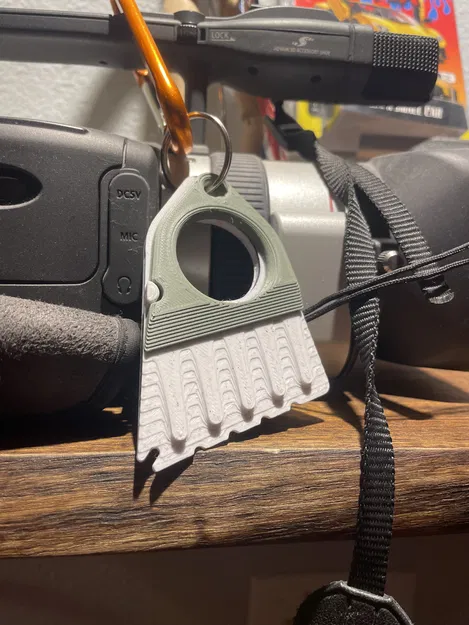 Móc Chìa Khóa Dụng Cụ Cạo Tuyết - Image 1