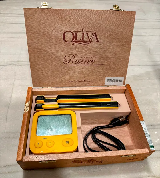 Lỗ cắm Nhiệt kế Combustion Inc. cho Hộp Xì Gà - Image 1