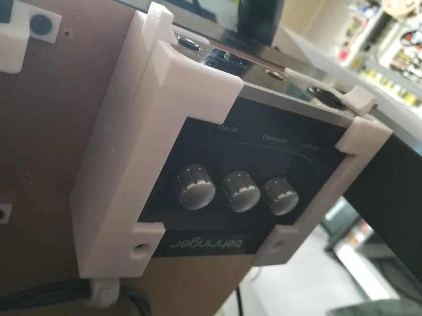 Giá đỡ Behringer UM2 - Image 2