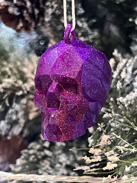 Hộp Sọ Giáng Sinh Low Polygon - Image 1