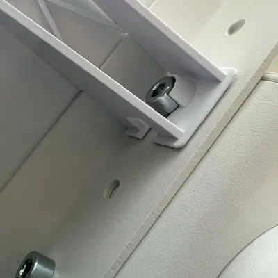 Giá đỡ cáp IKEA BEKANT - dễ dàng gắn