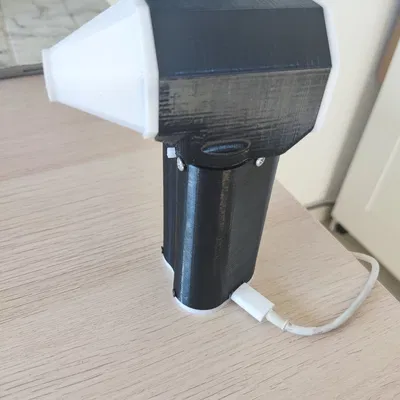 Quạt mini dạng thổi phản lực