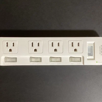 Giá đỡ ổ cắm điện cho Max Star (太星電工電源插座延長線固定座)