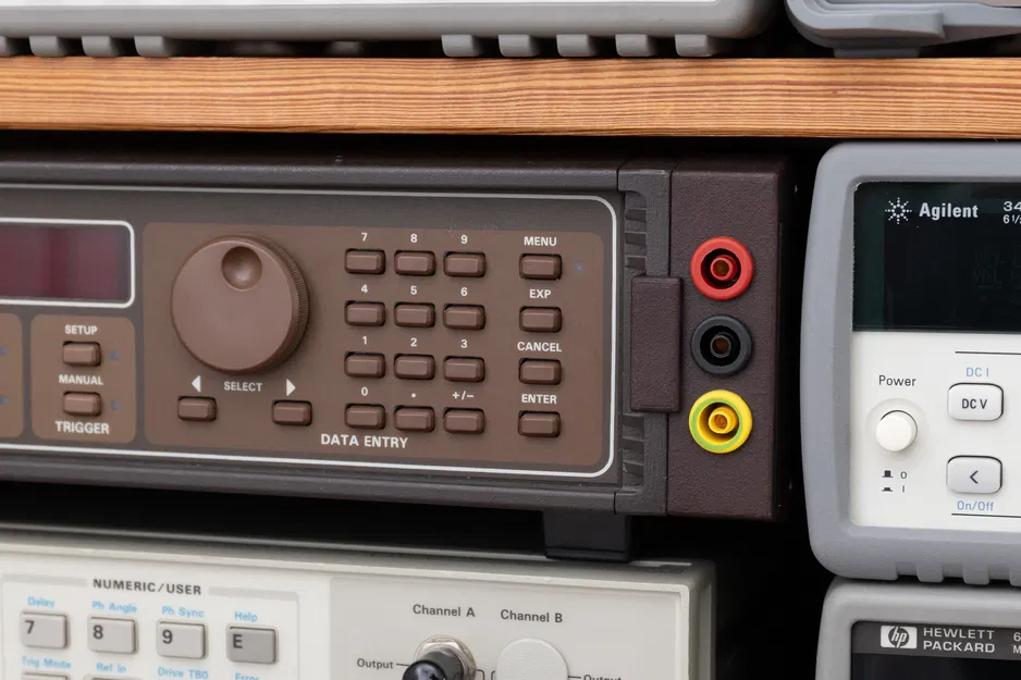 Đầu nối ngõ ra mặt trước Keithley 236 - Image 1