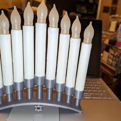 Menorah đơn giản cho Lễ Hanukkah