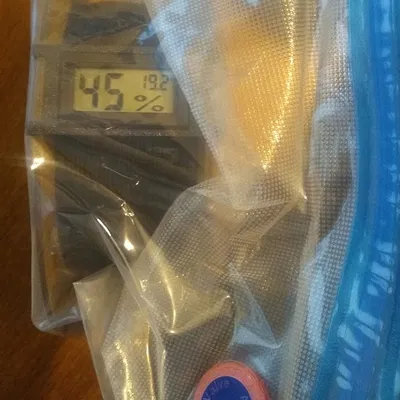 Giá đỡ cuộn sợi cho màn hình đo độ ẩm/nhiệt độ, tùy biến hoàn toàn.