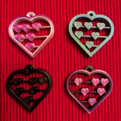 Mặt dây chuyền trái tim nhảy múa