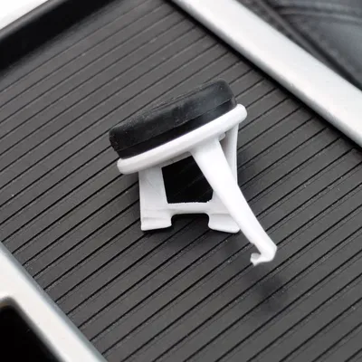 Giá Đỡ Điện Thoại Nam Châm Cho Volvo C30 S40 V50