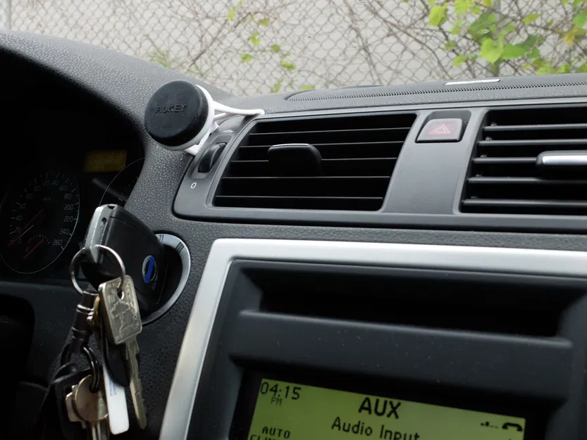 Giá Đỡ Điện Thoại Nam Châm Cho Volvo C30 S40 V50 - Image 4