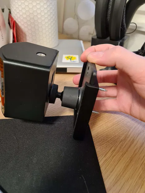 Giá treo tường đơn giản cho Valve Index Lighthouse - Image 2