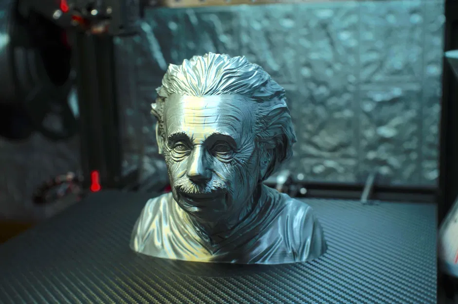 Albert Einstein Không Cần Hỗ Trợ - Image 1