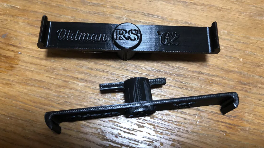 Giá đỡ biển số cho lưới tản nhiệt Audi - Image 1