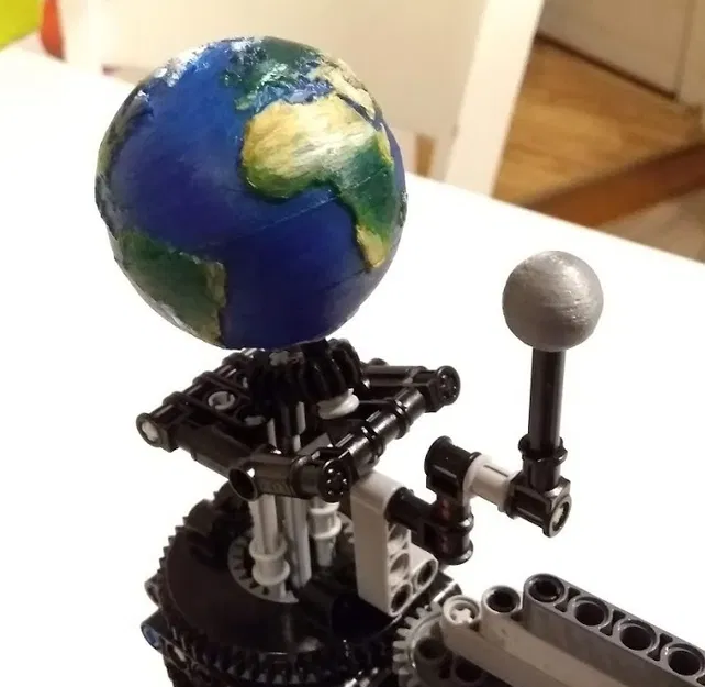 Trái Đất có lỗ trục Lego - Image 2