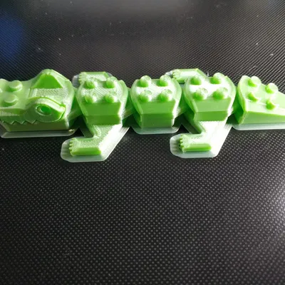 Brick-Flexi-Gator và Flexi-Gator-M81-Remix