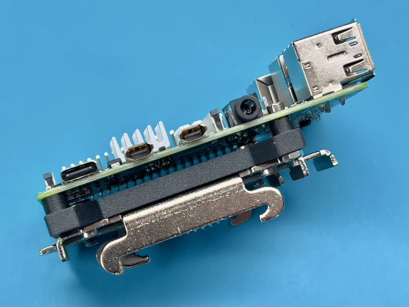 Giá đỡ ray DIN cho Raspberry PI 4 SSR - Image 1
