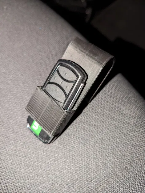 Kẹp Tấm Che Nắng Cho Điều Khiển Cửa Gara - Image 1