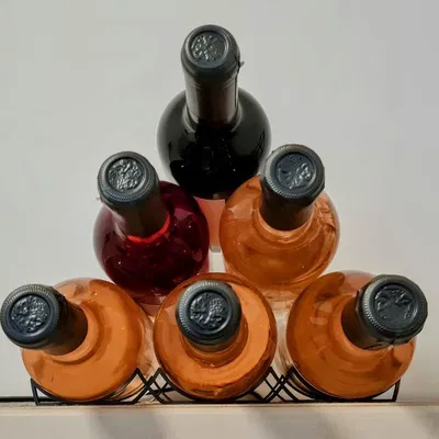 Giá đỡ chai rượu vang kiểu Tối giản