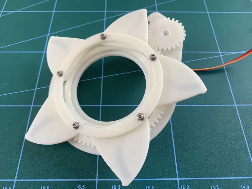 Khẩu độ "Aperture" 5 cánh cho Micro Servo SG90 - Image 1