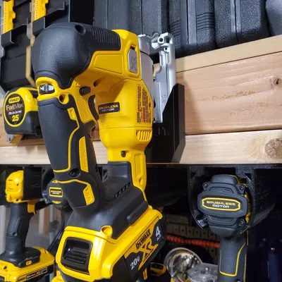 Giá treo tường cho Máy cưa kiếm DeWalt DCS334