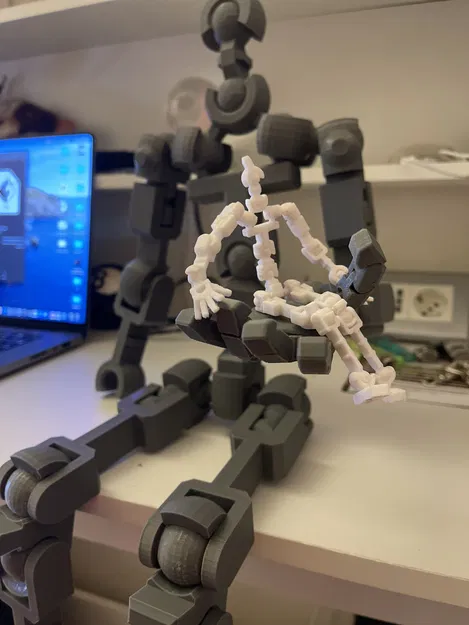 Bàn tay có khớp nối cho Lucky 13 - Tỷ lệ 500% - Image 1