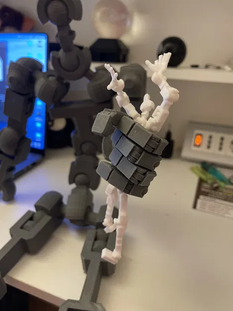 Bàn tay có khớp nối cho Lucky 13 - Tỷ lệ 500% - Image 2