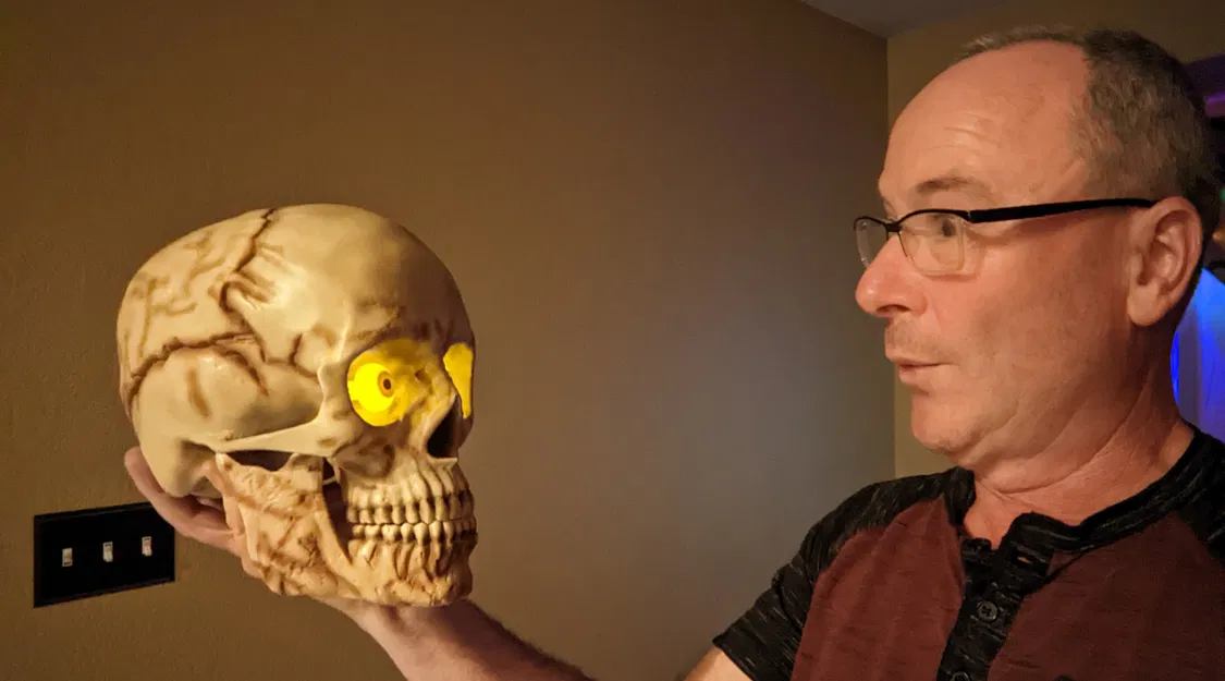 Đầu Lâu Người Lớn Phát Sáng - Image 3