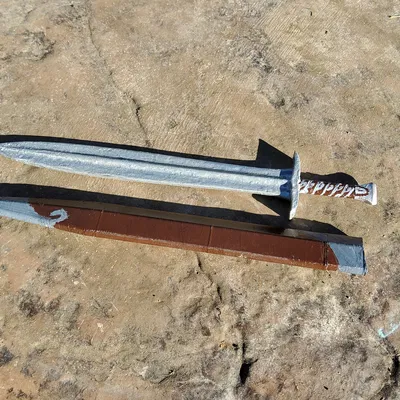 Kiếm Sting từ Hobbit và LOTR: Cũng là Bút