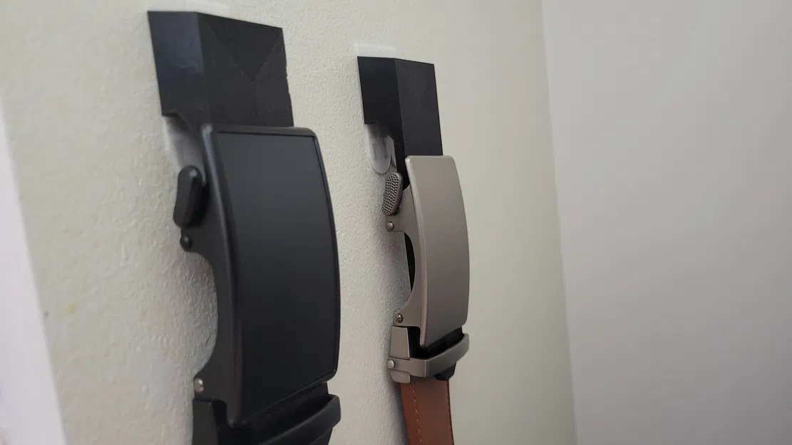 Móc treo thắt lưng dạng bánh cóc (gắn tường) - Image 1