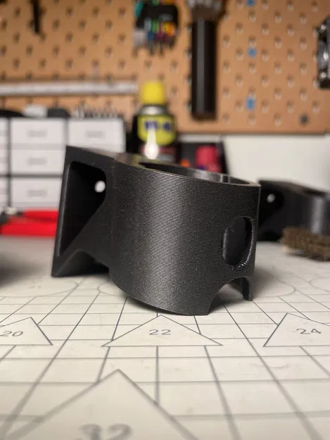 Giá treo tường Dyson v12 có thanh đỡ dưới (lỗ M4) - Image 2