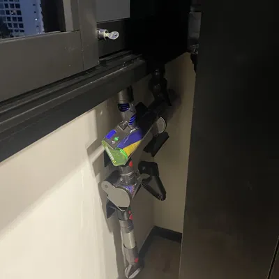 Giá treo tường Dyson v12 có thanh đỡ dưới (lỗ M4)