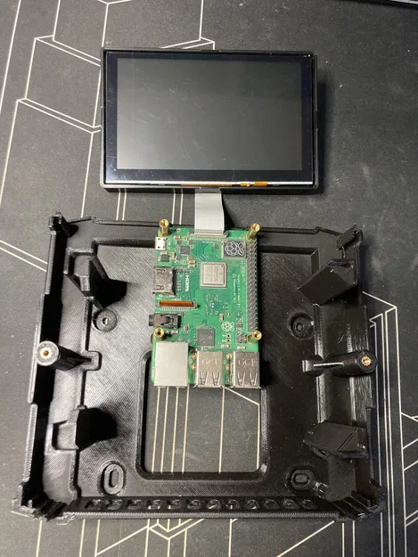 Vỏ hộp Victron Lynx - Rpi + Màn hình cảm ứng 5" - Image 3