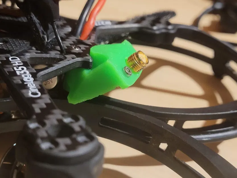 Giá đỡ ăng-ten SMA Cinelog 35 45 độ - Image 1