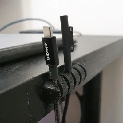 Tổ Chức Dây Cáp / Kẹp Dây Bàn