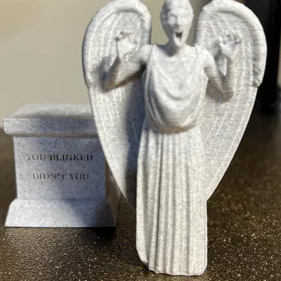 Thiên thần Khóc có Đế (mô hình riêng biệt)