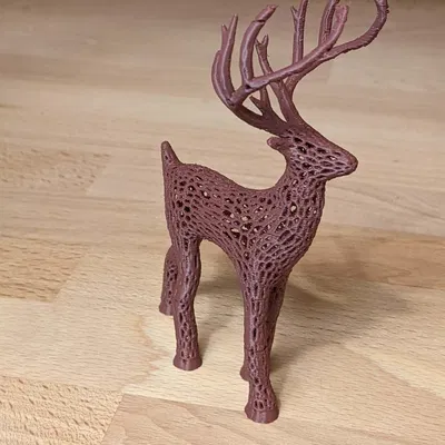 Đồ trang trí hươu Voronoi có móng guốc