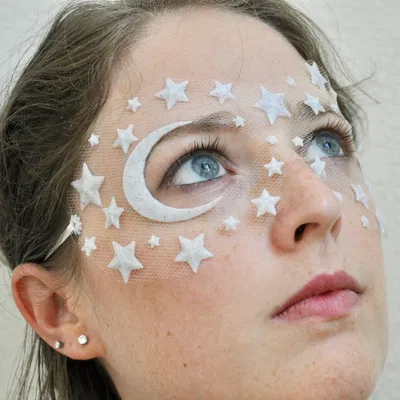 Mặt nạ Hóa trang Mặt trăng và Sao Lơ lửng