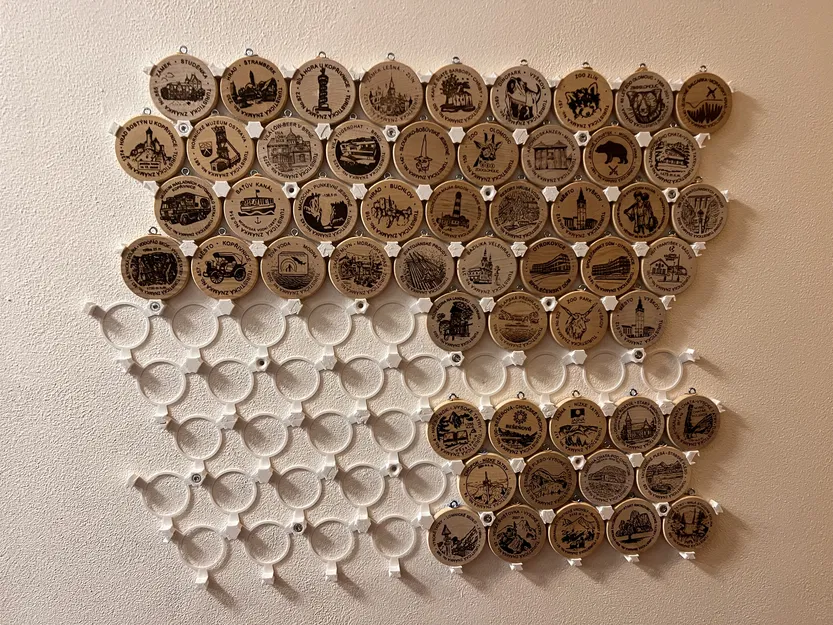 Bảng treo tường cho huy hiệu du lịch bằng gỗ - Image 1