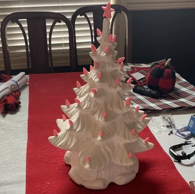 Bóng đèn thay thế cây thông Noel bằng gốm