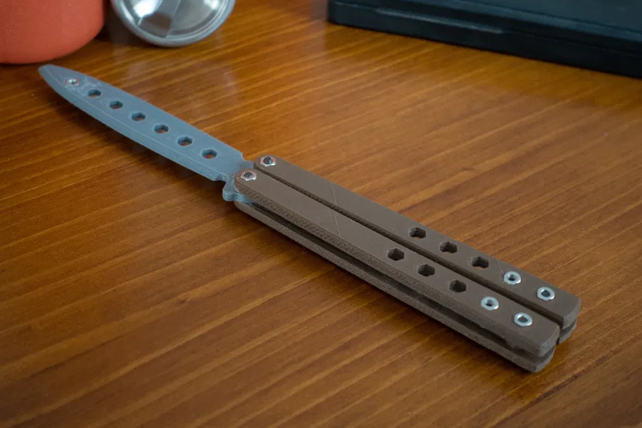 Dao bướm Benchmade 62 ốc M3 - Image 1