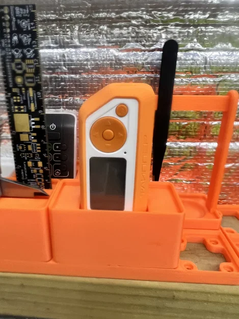 Hộp Gridfinity cho Flipper Zero (có ốp lưng silicon) - Image 1