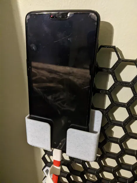 Giá đỡ điện thoại dạng tổ ong treo tường - Image 1