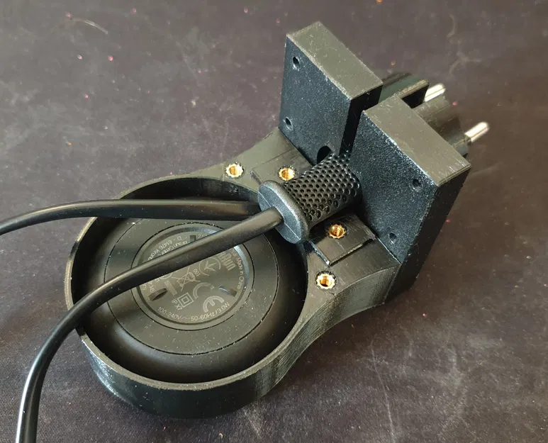 Giá đỡ sạc OralB iO trên ổ cắm Schuko (Chuẩn Đức) - Image 5