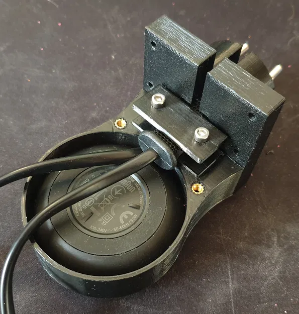 Giá đỡ sạc OralB iO trên ổ cắm Schuko (Chuẩn Đức) - Image 6