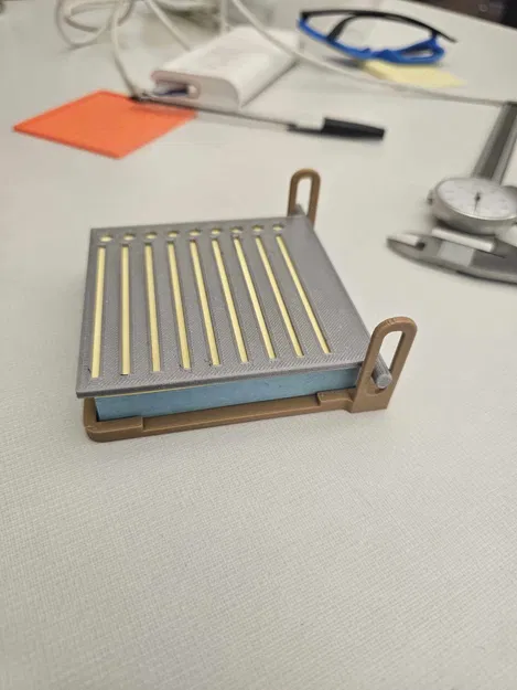 Khuôn Dán Giấy Ghi Chú Treo - Image 1