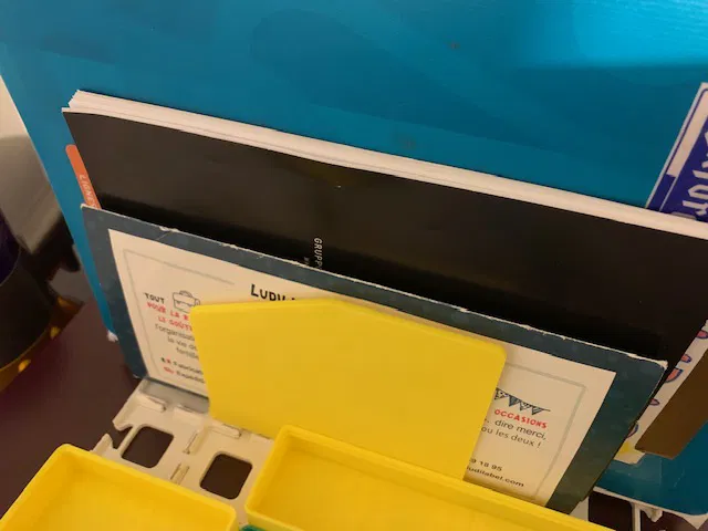 Giá Đựng Sổ Tay Dọc Gridfinity - Image 1