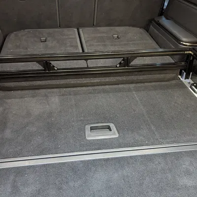 Bệ Ngủ Rivian R1S