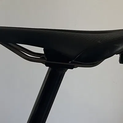 Giá đỡ đèn hậu Cateye cho yên Ergon