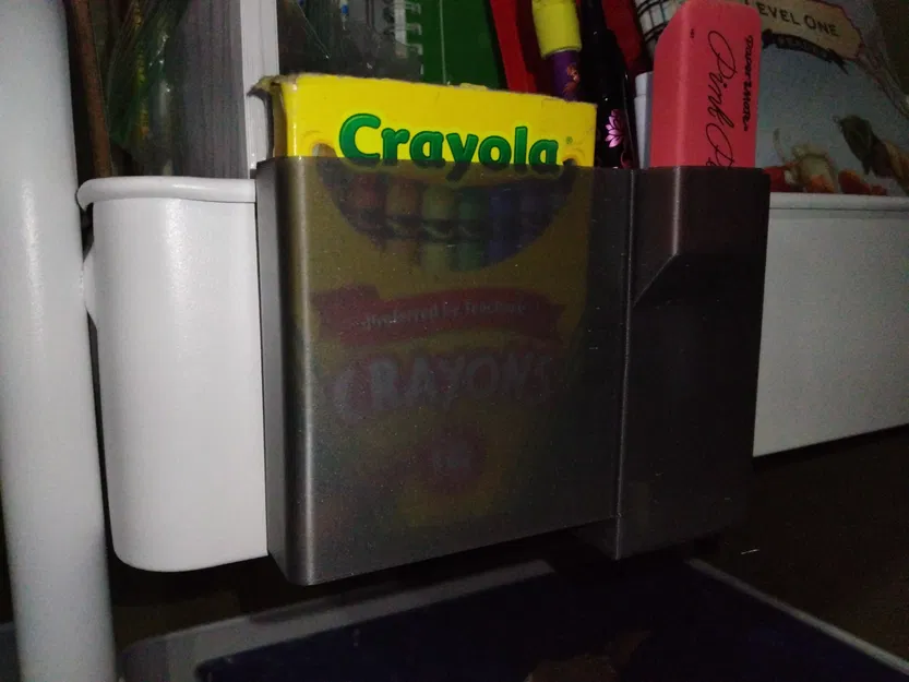 Hộp có móc treo cho Bút sáp, Bút chì & Tẩy - Image 1